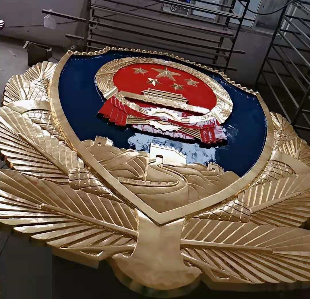 警徽安裝設(shè)計(jì)需要考慮哪些因素